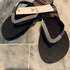Roxy flip flops.